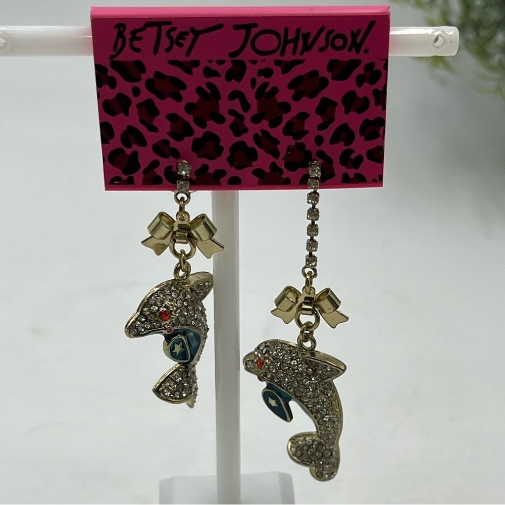 Betsey Johnson Crystal 3D Puff Dolphin‎ Red Eyes Bow Gold Dangle Uneven Earrings